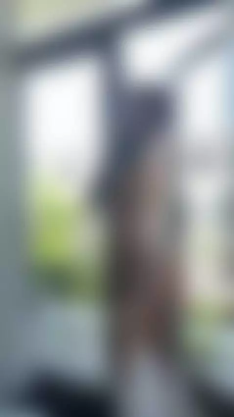 Tattooed ass pressed against glass as she leans back 💦 by jadiexbaddie