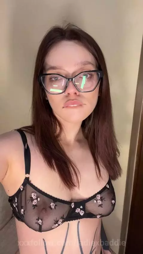 Legal age, illegal thoughts. Wanna play the bad influence? by jadiexbaddie