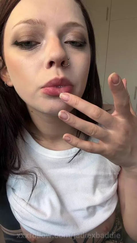 Click it, and I’ll ruin your hands, your mind, your self-con... by jadiexbaddie