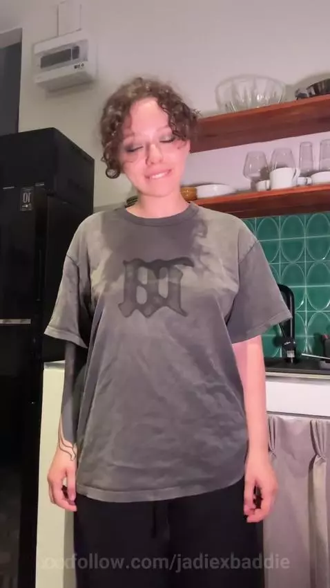 Caught your attention? Keep it here by jadiexbaddie