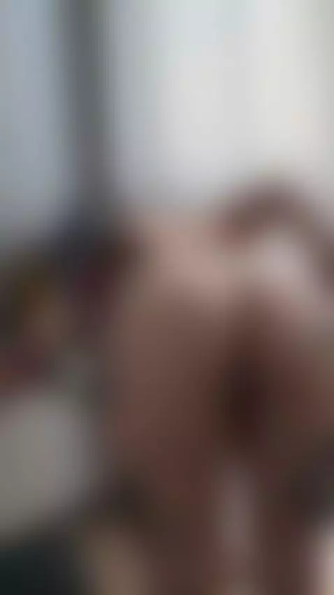 Teen spread asshole widely by jadiexbaddie