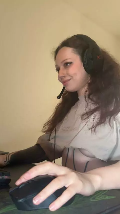Gamer babe win and show tits🤫Natural titties shaking beauty😘 by jadiexbaddie