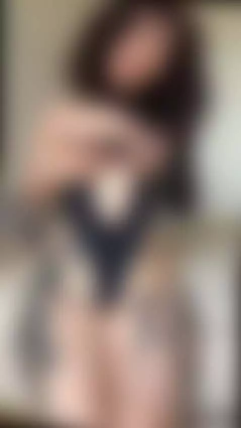 Tongue out, fingers grazing my wet slit. 🍆 by jadiexbaddie