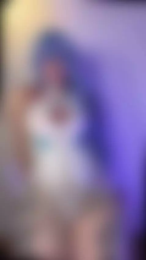 Thick thighs spread wide, begging to be touched by jadiexbaddie