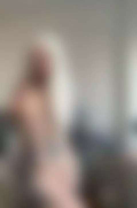 White queen by jadiexbaddie