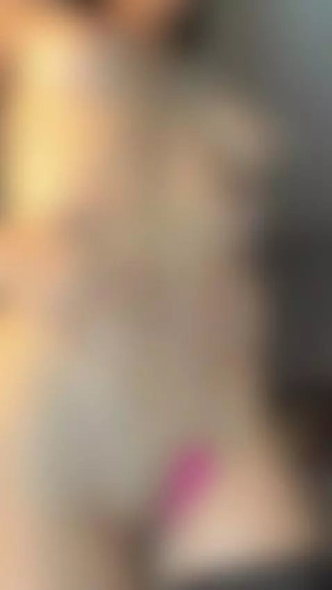 I love how oil feels on my body, can you help me? by angel-bae