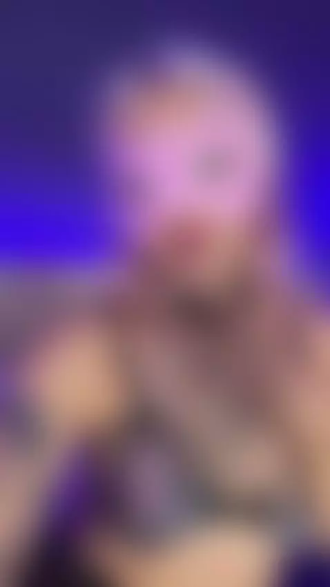 A masked kitten wants to lick by kallenkozuky