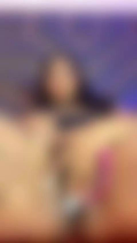 I'm live, relaxed but with ideas that may surprise you 😈 by scarleetthott