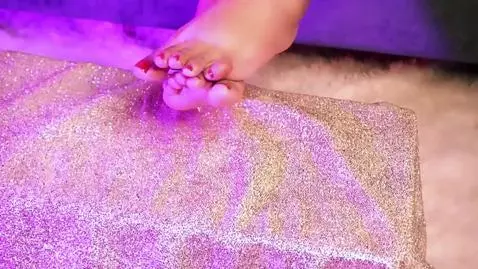 Run at my feet and Asme a masage meters me masturbate by scarleetthott