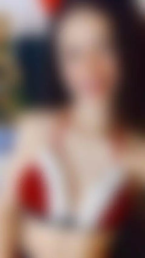 a Christmas girl... and very hot... 🥵 by luxecamila