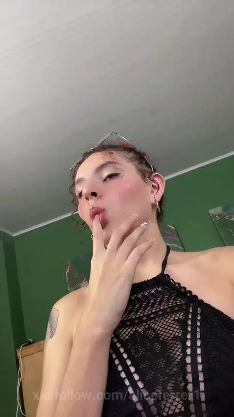 tongue, suck, fingers by aliceferrer1