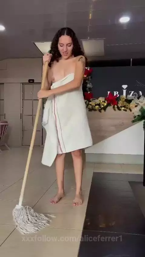 Oooops! by aliceferrer1