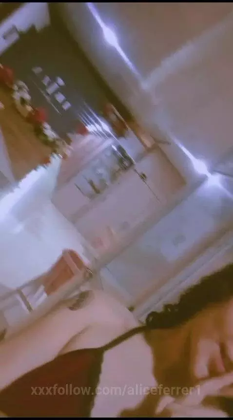 Shhhh! by aliceferrer1