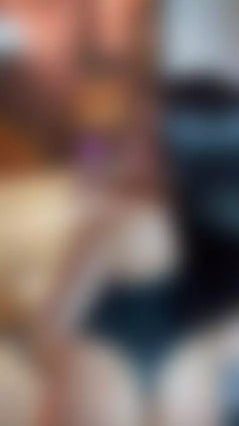 Mmmm is so  hot, rigth? by elaaperez