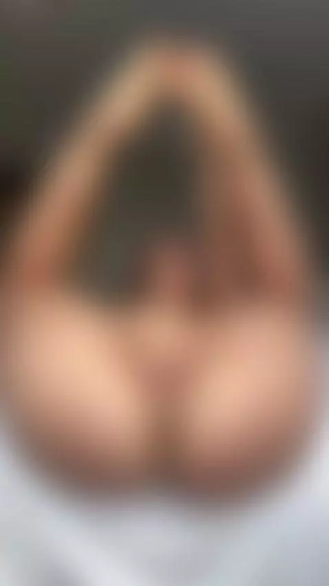 💋 I couldn’t keep my hands still tonight… and I didn’t even ... by lilyulixo