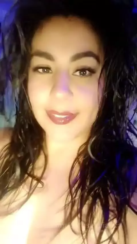 hot milf suck your dick by gatusexbianca