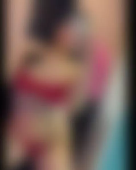 con un cuerpo que provoca y esta lencería roja que lo dice t... by lissy-rose