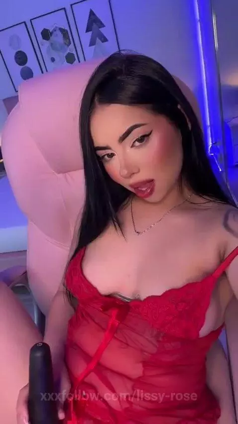 come and get my control 
https://chaturbate.com/b/lissy_rose... by lissy-rose