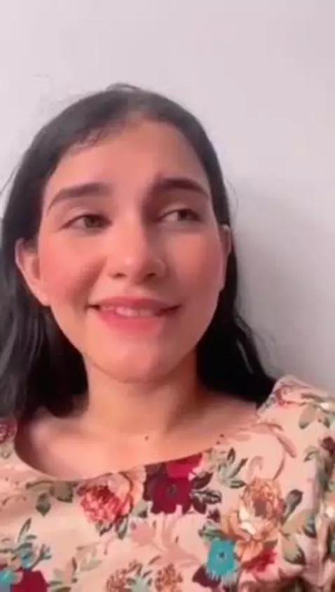 ella siemore aprovechando para verme coger y tocarse by daniclark