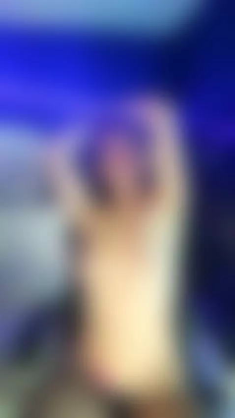 In my job i so relax, come put my head world by danielle-smithh