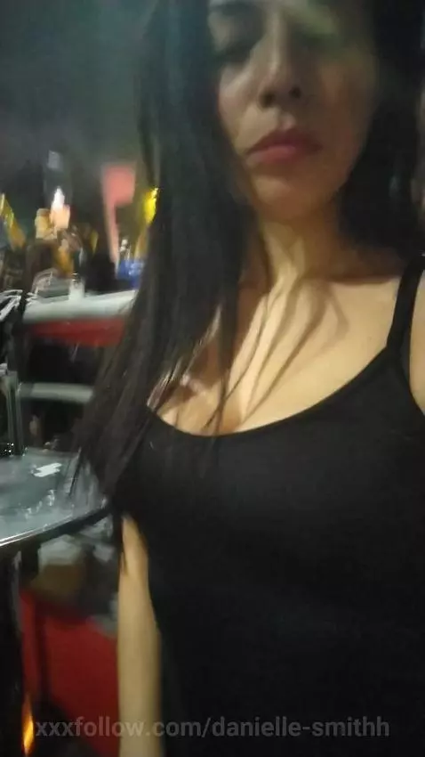 Disfrutando by danielle-smithh