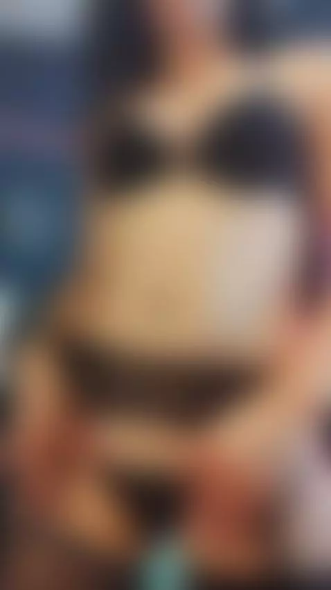 come and fuck me like in bitch 
https://chaturbate.com/b/dan... by danielle-smithh