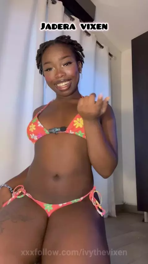 Do my curves entice you?👀 by ivythevixen