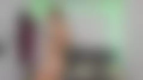 Sexy girl wants to seduce you while you submit her 🥵🥵 by arianapoarch