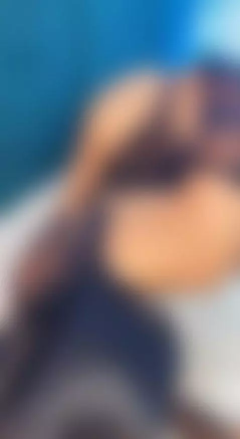 my hair in your hand while I'm on all fours...😏
es.stripchat... by kataleyandliam