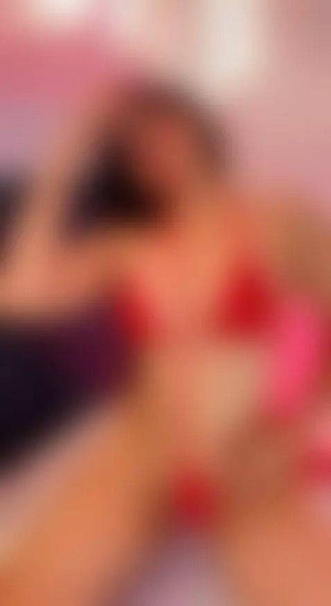 I'm more than ready, and so is my ass, don't be long...🤤
es.... by kataleyandliam