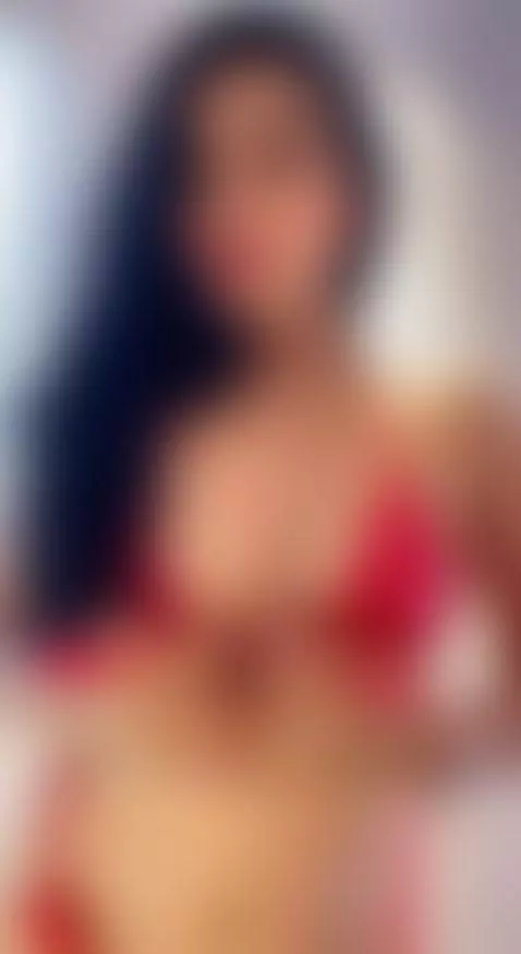 You don't know what my little mouth wants to do to you...👅
e... by kataleyandliam