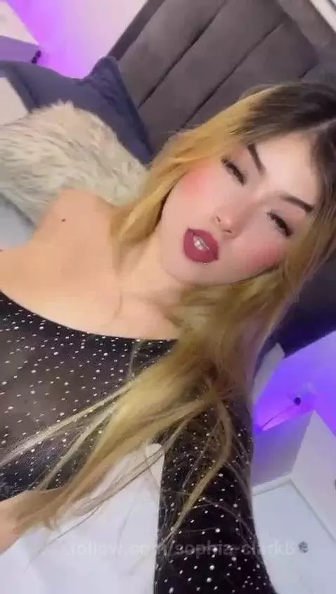 I´m on the mood by sophia-clark8