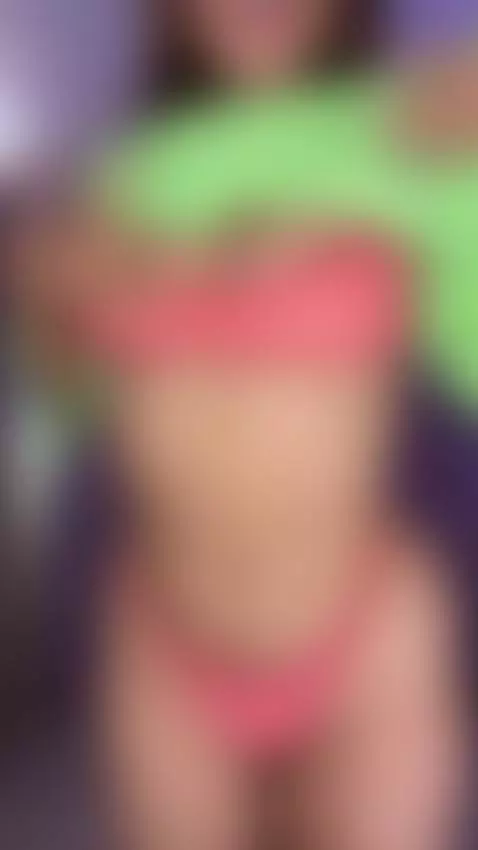 modeling 🫦 by maiahairy