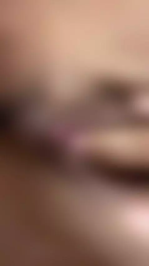 wetting hairy pussy by maiahairy