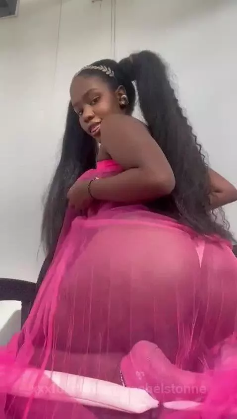 Juicy booty ❤️‍🔥 by rachelstonne