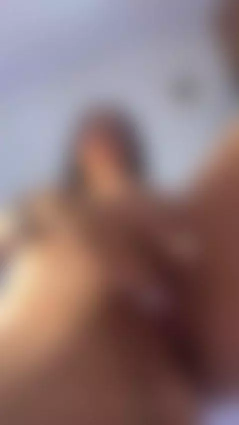 Masturbate my shaved pussy over you... by keylamiller