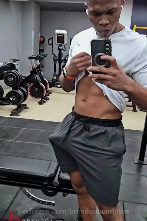 I want to masturbate really deliciously at the gym 💪 
Will y... by brandonbombithe