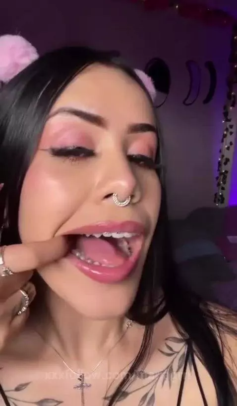 you want my tongue ? by mariagrrr