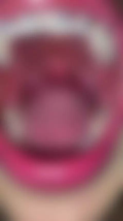 Comment on the first thing you see? by mariagrrr