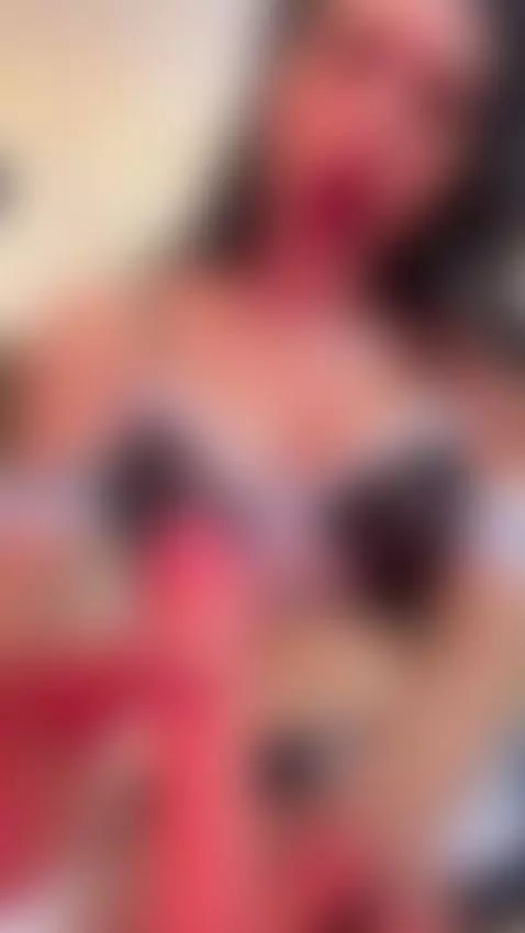 Explodes in my hands by bellasweeth