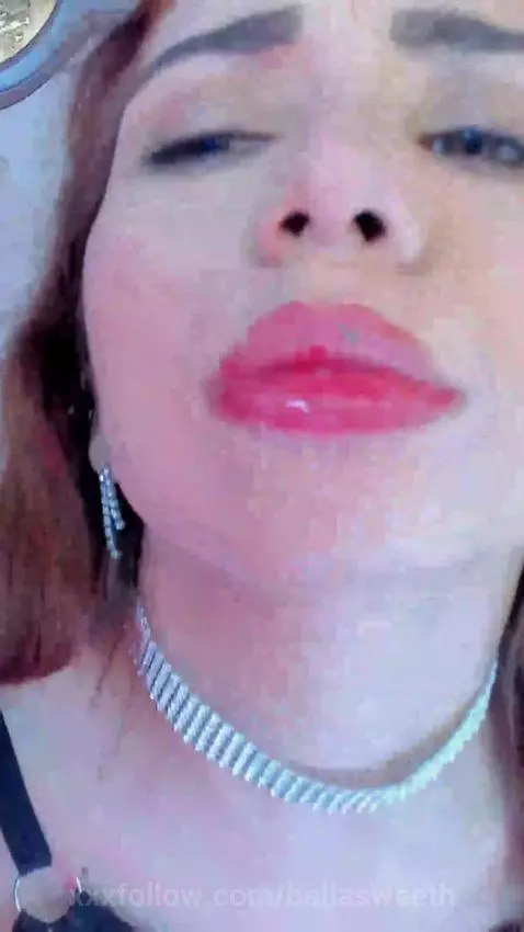 Taste my sweet lips by bellasweeth