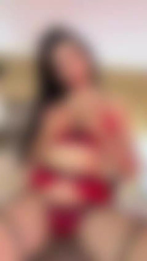 Red is the best option by bellasweeth