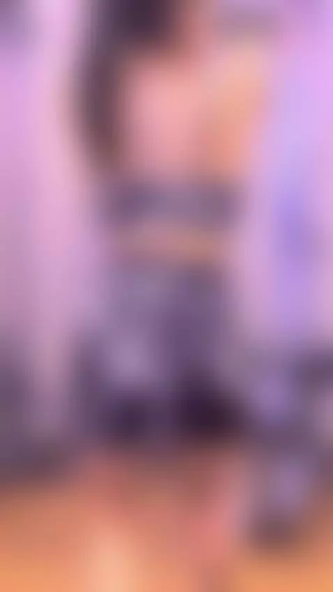 In the gym by bellasweeth