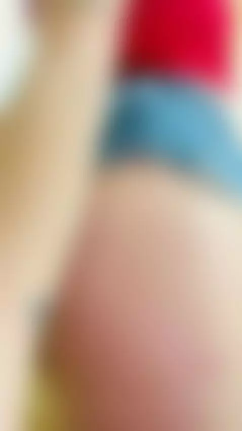 Sexy Red Undies Booty Shake by moonlitcassiee