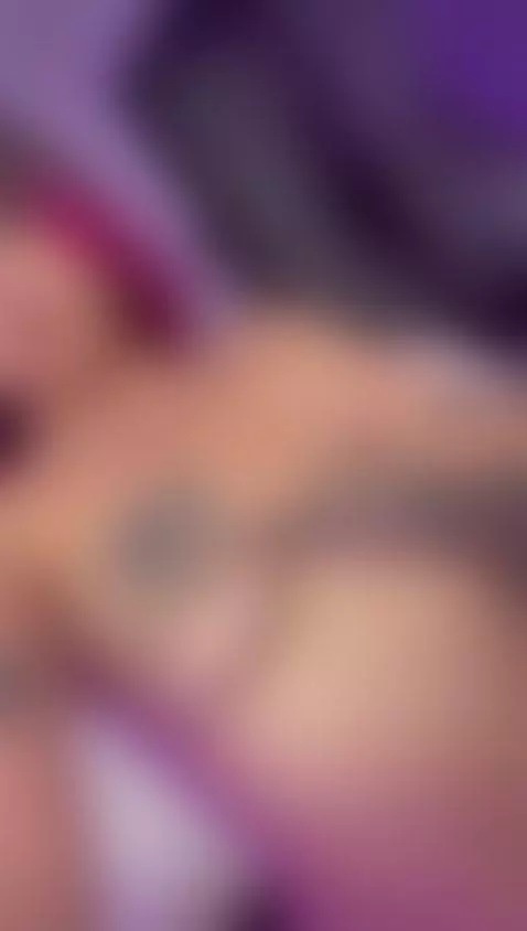 Admire my beautiful body !! by sarahcastro1