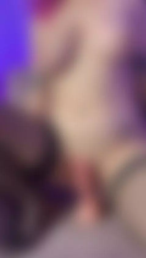 gils hot by sarahcastro1