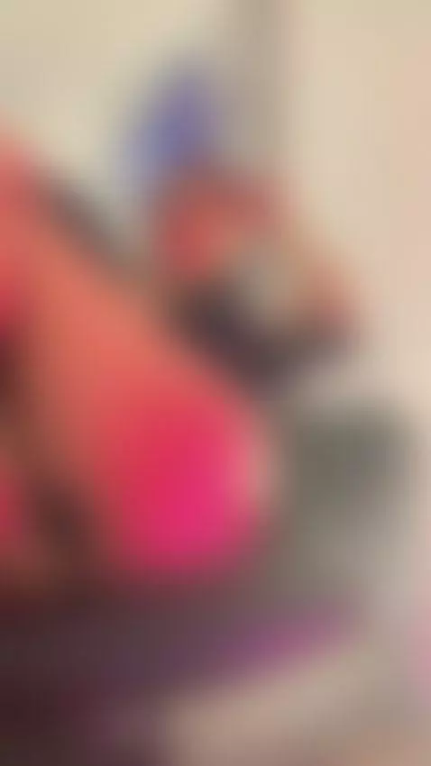 Discover ins nochr tender next to my hand by linndaack