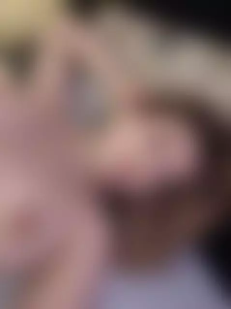 Mis Tetas y mi juguete favorito: la combinación perfecta. 🍑 ... by angelacastle