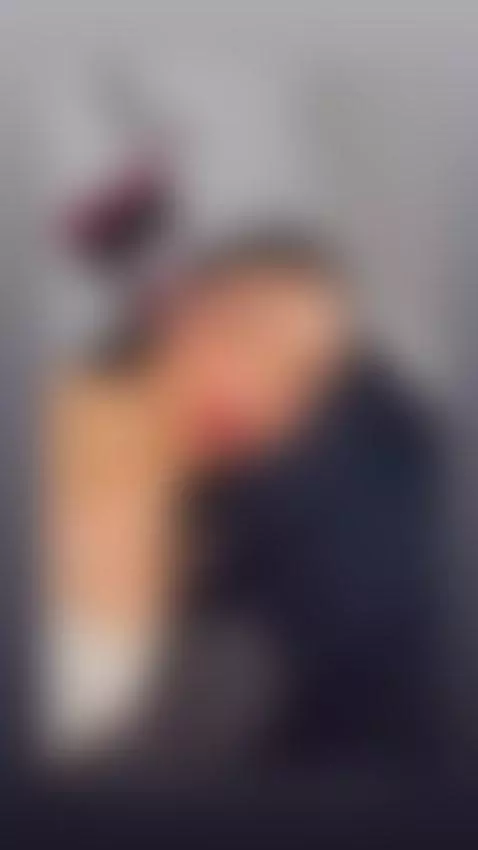 I'm here, waiting for you! by moremia