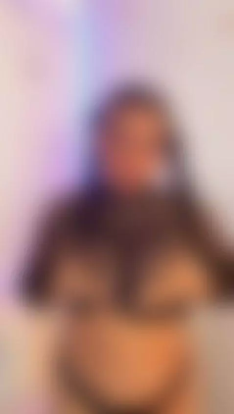 my sweet tits want to taste your dick🔥 by chloee-hott